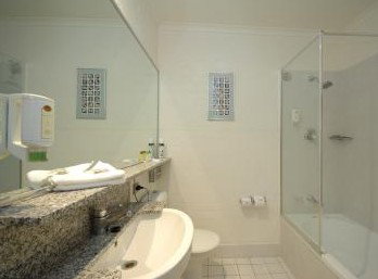 Best Western Grand Country Lodge - Accommodation Gladstone 2