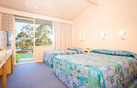 Bay Waters - Accommodation Gladstone 3