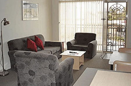 Glenelg Holiday Apartments-Corfu - Accommodation Gladstone 2