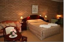 Deer Park Motor Inn - Accommodation Gladstone 2