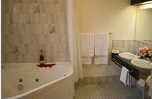 Deer Park Motor Inn - Accommodation Gladstone 3