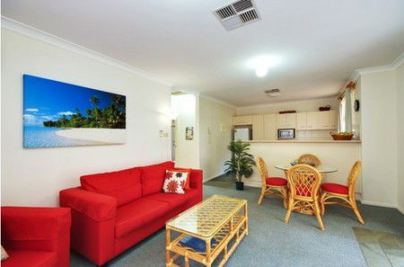 Beaches Serviced Apartments - Accommodation Gladstone 0