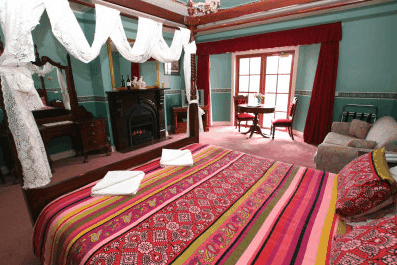 Hatchers Manor - Accommodation Gladstone 3