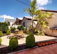 Asters On James Motor Inn - Accommodation Gladstone