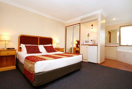 Asters On James Motor Inn - Accommodation Gladstone 1