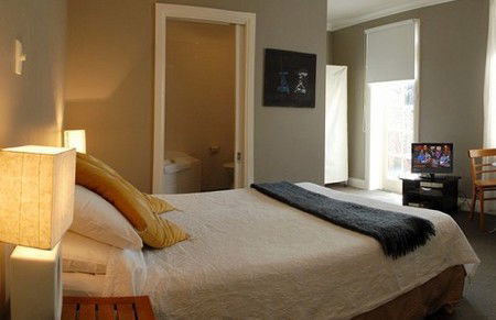 Athelstane House - Accommodation Gladstone 1