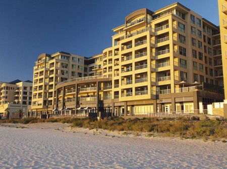 Oaks Plaza Pier - Accommodation Gladstone 1