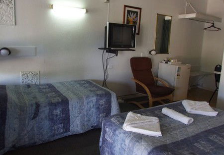 Cool Palms Motel - Accommodation Gladstone 2