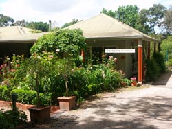 Treetops Bed And Breakfast - Accommodation Gladstone 0