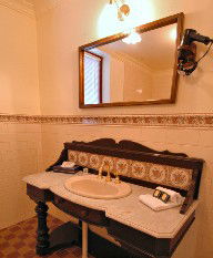 Victoria House Motor Inn - Accommodation Gladstone 1