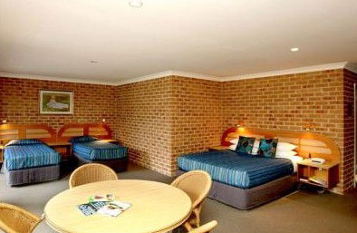 The Hermitage - Accommodation Gladstone 2