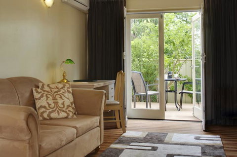 The Peninsula - Accommodation Gladstone 3