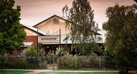 Millies Guesthouse & Serviced Apartments - Accommodation Gladstone 0