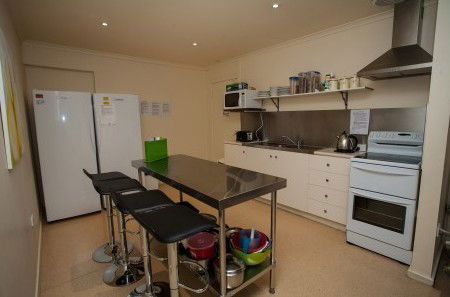 Millies Guesthouse & Serviced Apartments - Accommodation Gladstone 3