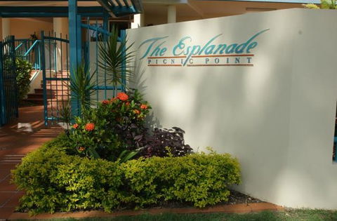 The Esplanade Picnic Point - Accommodation Gladstone 0