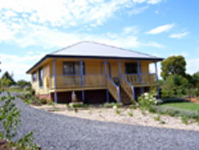 Mary's Garden Cottages - Accommodation Gladstone 0