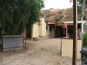 Alls Well Shack - Accommodation Gladstone 0