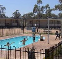 Lake Leslie Tourist Park - Accommodation Gladstone