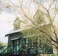 Cloverhill Cottage - Accommodation Gladstone