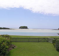 Waterfront Villa - Accommodation Gladstone