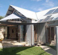 The Treehouse - Accommodation Gladstone