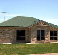 Juno Court Holiday Retreat - Accommodation Gladstone