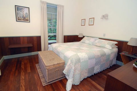 Fernridge Farm Cottage - Accommodation Gladstone 6