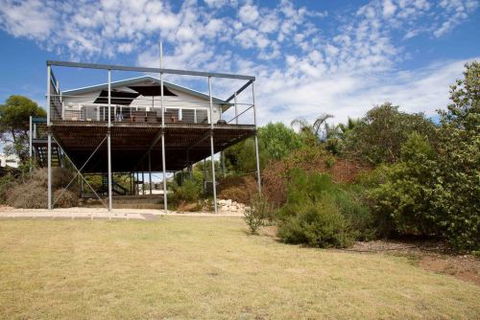 Coral Sands Luxury Beach House - Accommodation Gladstone 7
