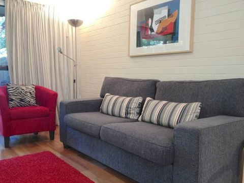 Staywest Apartments - Accommodation Gladstone 2