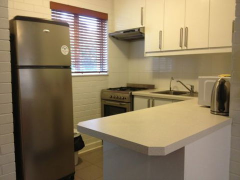 Staywest Apartments - Accommodation Gladstone 3