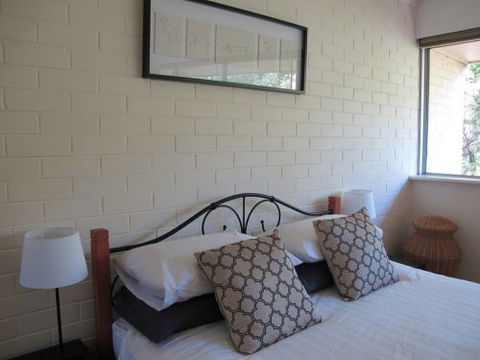 Staywest Apartments - Accommodation Gladstone 6