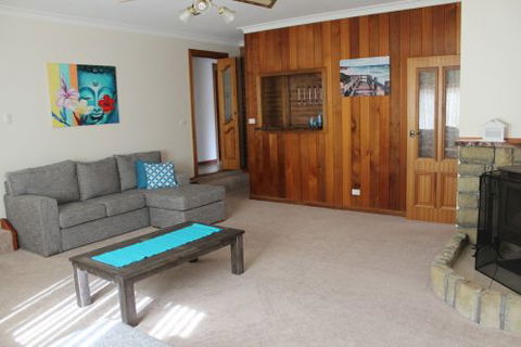 Tomakin Beach House - Accommodation Gladstone 8