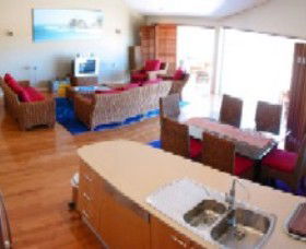 Pipis On The Beach - Accommodation Gladstone 0