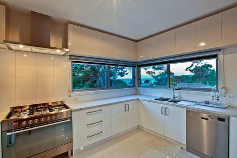 MORNINGTON PENINSULA ACCOMMODATION BEACH HOUSE - Accommodation Gladstone 1