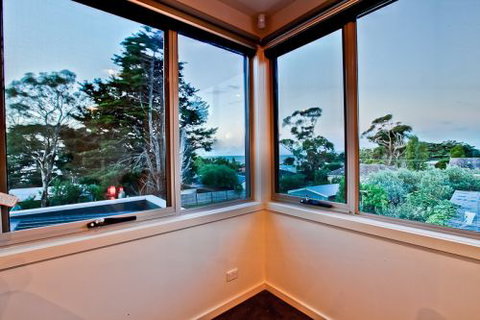 MORNINGTON PENINSULA ACCOMMODATION BEACH HOUSE - Accommodation Gladstone 6