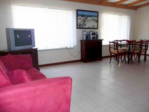 Lancelin Accommodation Service - Accommodation Gladstone 6