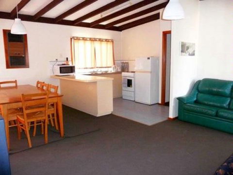 Lancelin Accommodation Service - Accommodation Gladstone 8