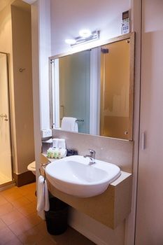 Quality Hotel Batman's Hill On Collins - Accommodation Gladstone 33