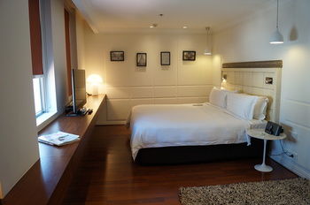 The Grace Hotel - Accommodation Gladstone 36