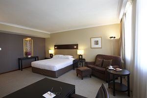 The Grace Hotel - Accommodation Gladstone 2