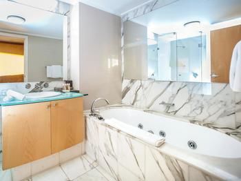 Pullman Quay Grand Sydney Harbour - Accommodation Gladstone 53