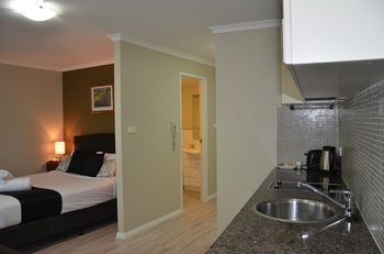 Napoleon On Kent - Accommodation Gladstone 25
