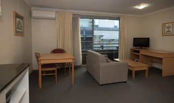 Napoleon On Kent - Accommodation Gladstone 28