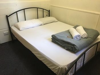 Nomads Westend Backpackers - Hostel - Accommodation Gladstone 24