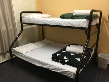 Nomads Westend Backpackers - Hostel - Accommodation Gladstone 27