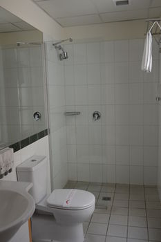 YTI Garden Hotel - Accommodation Gladstone 0