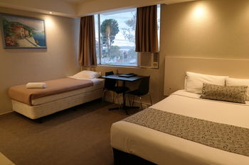 Parkville Place - Accommodation Gladstone 3