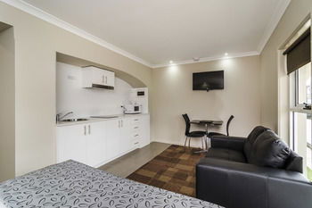 Parkville Place - Accommodation Gladstone 19