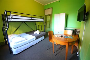 Sydney Central Inn - Hostel - Accommodation Gladstone 11