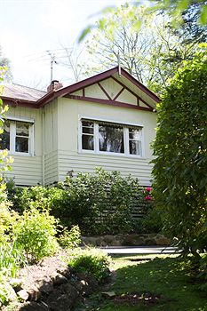 Adeline Bed And Breakfast - Accommodation Gladstone 11